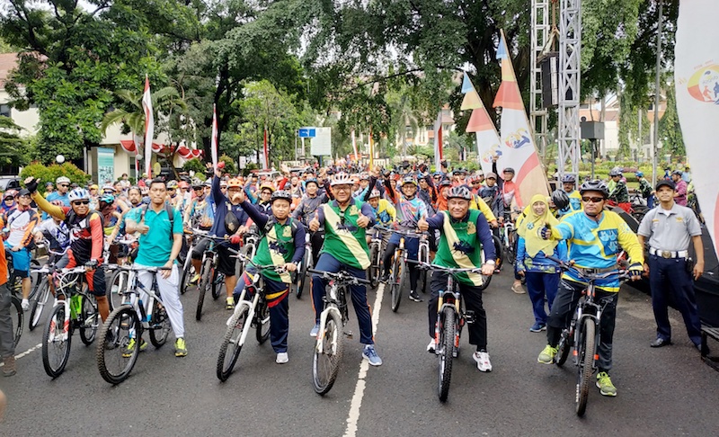 Sambut HUT Kota Depok ke 20 Tahun, Walikota Hadiahkan Sepeda Untuk Goweser Tertua