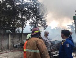 Korsleting Listrik, Satu Rumah Kusen di Sukatani Depok Terbakar