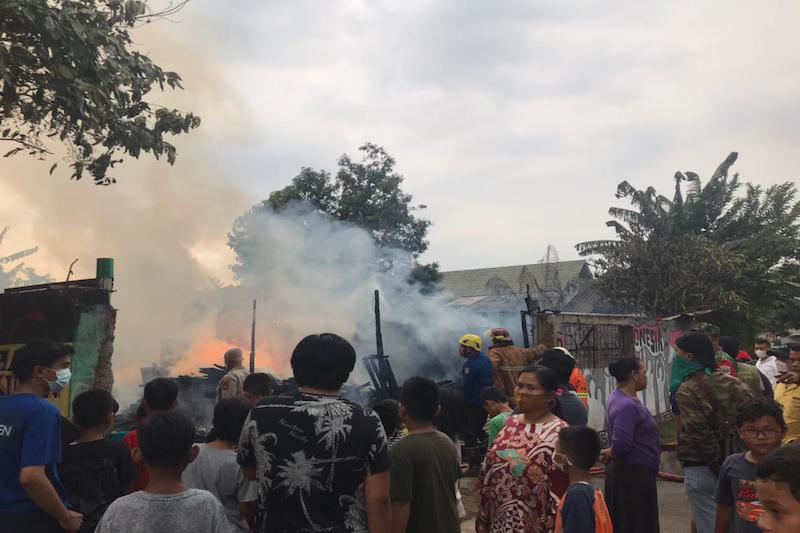 Korsleting Listrik, Satu Rumah Kusen di Sukatani Depok Terbakar