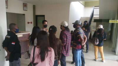 Warga Tuntut Klarifikasi Kasatpol PP, Hasan: Ibu Lagi Diluar