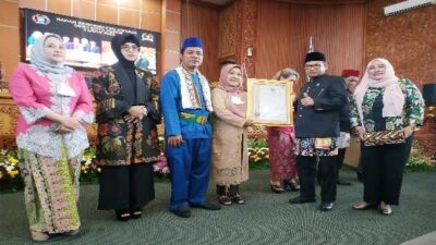 BKD Award, Tujuh Anggota DPRD Depok Dapat Penghargaan
