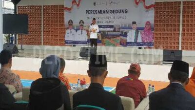 Resmikan Gedung SMPN 30, Mohammad Idris Titip Pesan untuk Walikota Mendatang