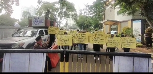 100 Massa Komite Anti Korupsi Indonesia Geruduk BLP Kota Depok