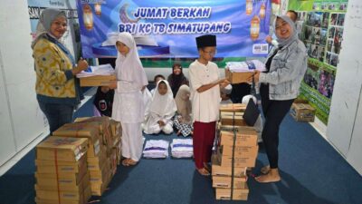 BRI KC TB Simatupang Berikan Bantuan Seragam dan Sepatu Sekolah ke YKRI