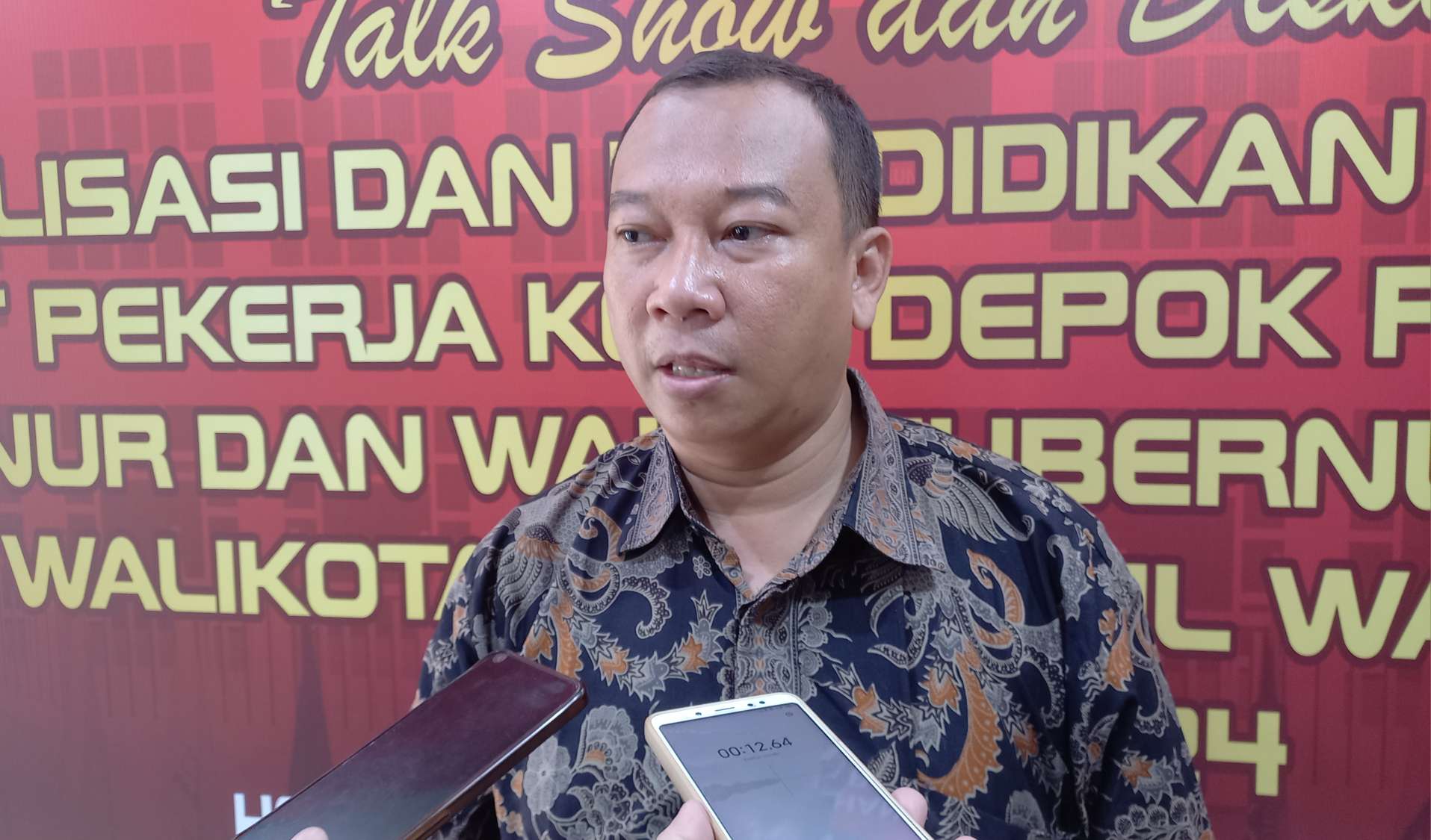 Pilkada 2024, KPU Depok Serahkan Ratusan Ribu Alat Peraga Kampanye Paslon